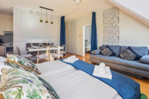 2 seperate Full Apartments / 5 BR / Rooftop /